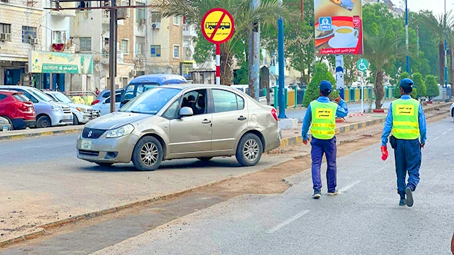 ​مدير عام شرطة السير يغير مسار حافلات الأجرة بالمعلا